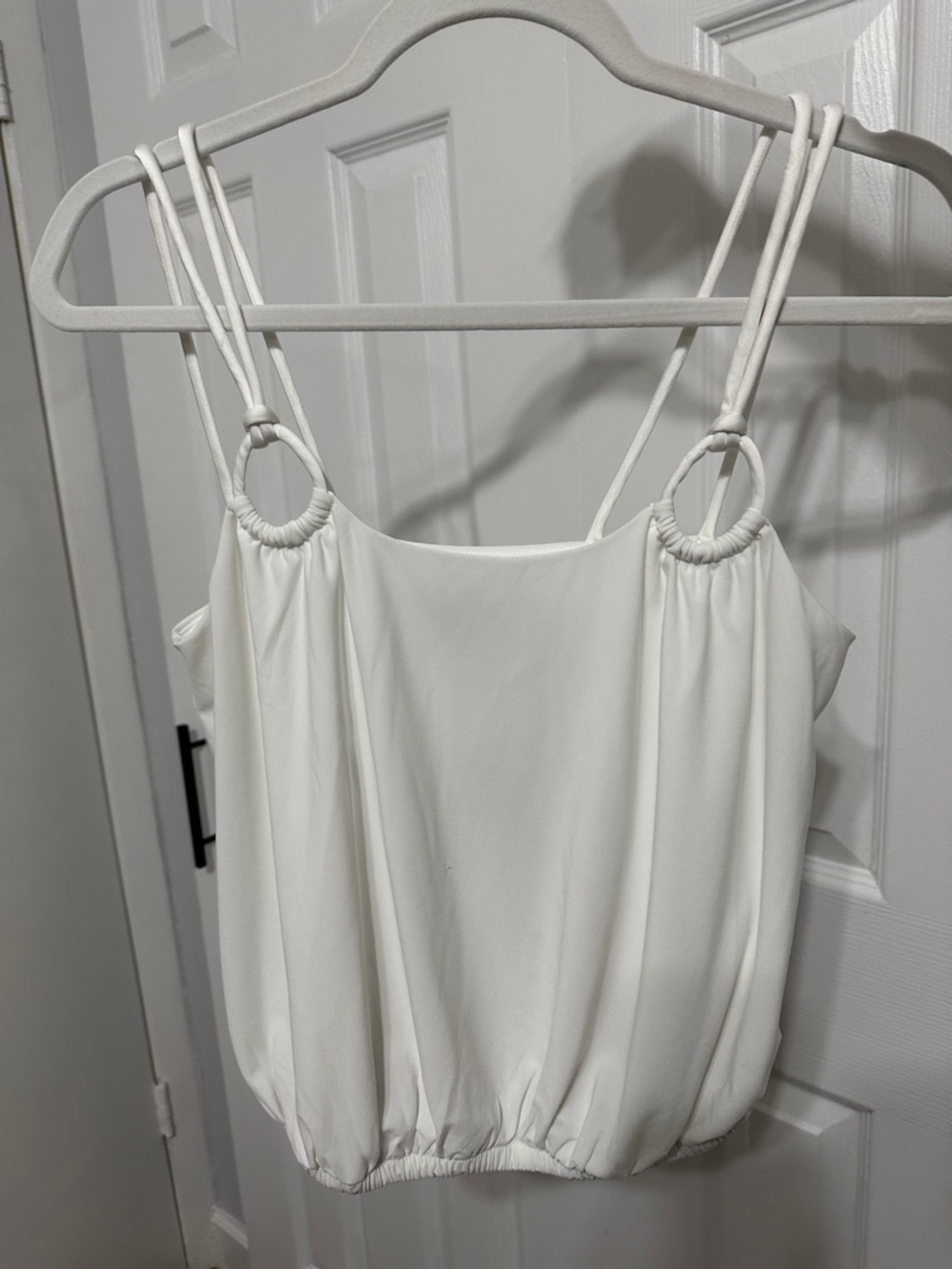 Express White Double-Spaghetti Ring-Detail top